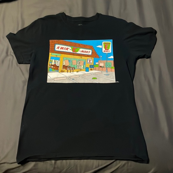 Simpsons graphic tee - Picture 1 of 2
